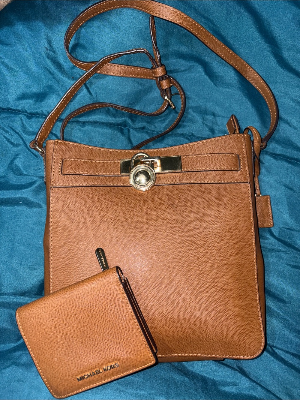 Michael Kors Hamilton Traveler Messenger Crossbody -Luggage Brown+ Free Wallet+B